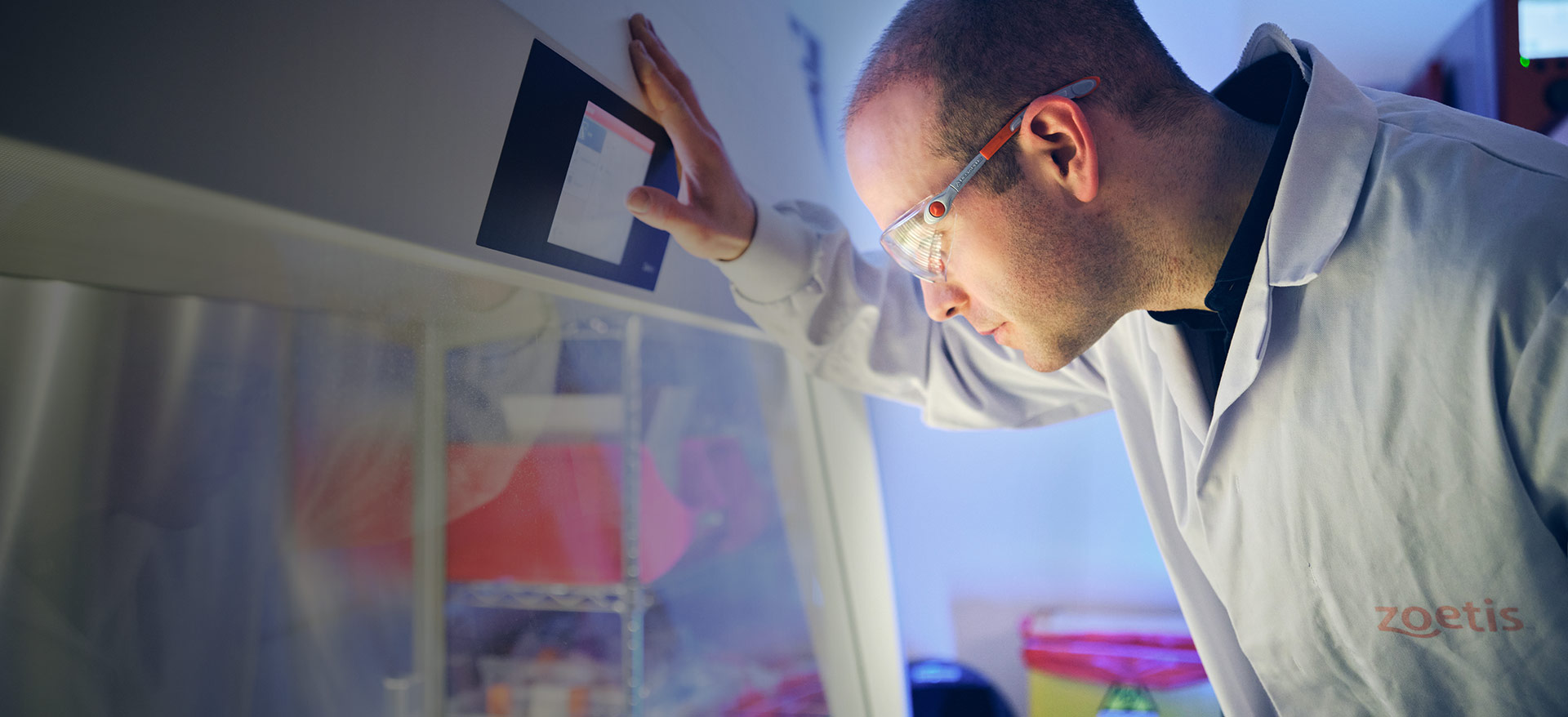 Zoetis animal health scientist working in lab - Zoetis