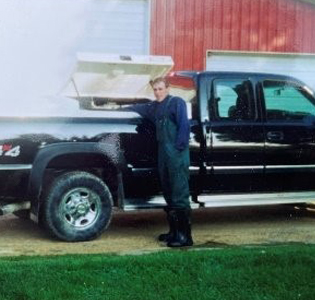 Kevin Esch working as a mixed-practice veterinarian and practice owner. - Zoetis