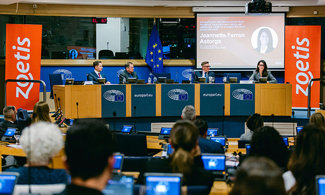 Advancing Policies for a Pet-Inclusive World panel - Zoetis